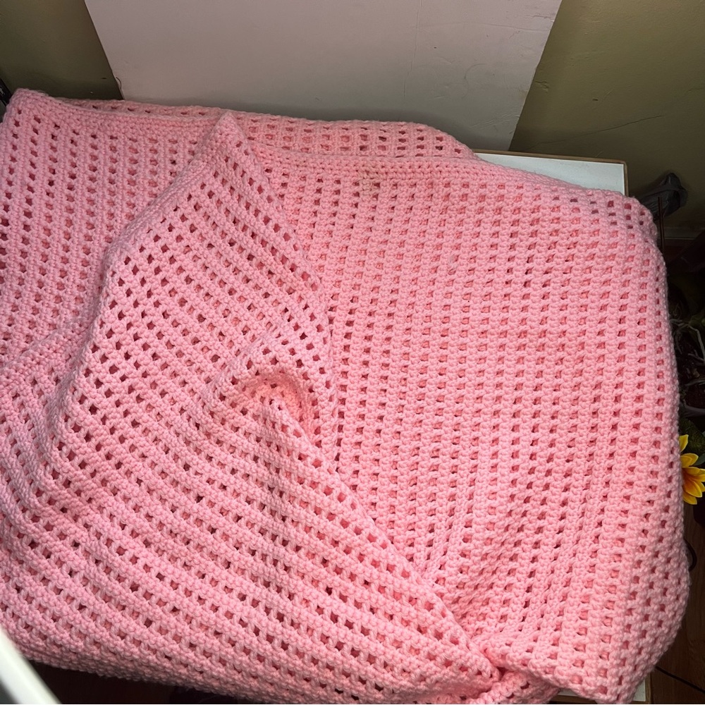Crochet pink hand made blanquet